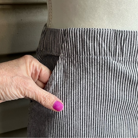 •Hollister• Railroad Striped Mini Skirt - Size Medium - Picture 4 of 7